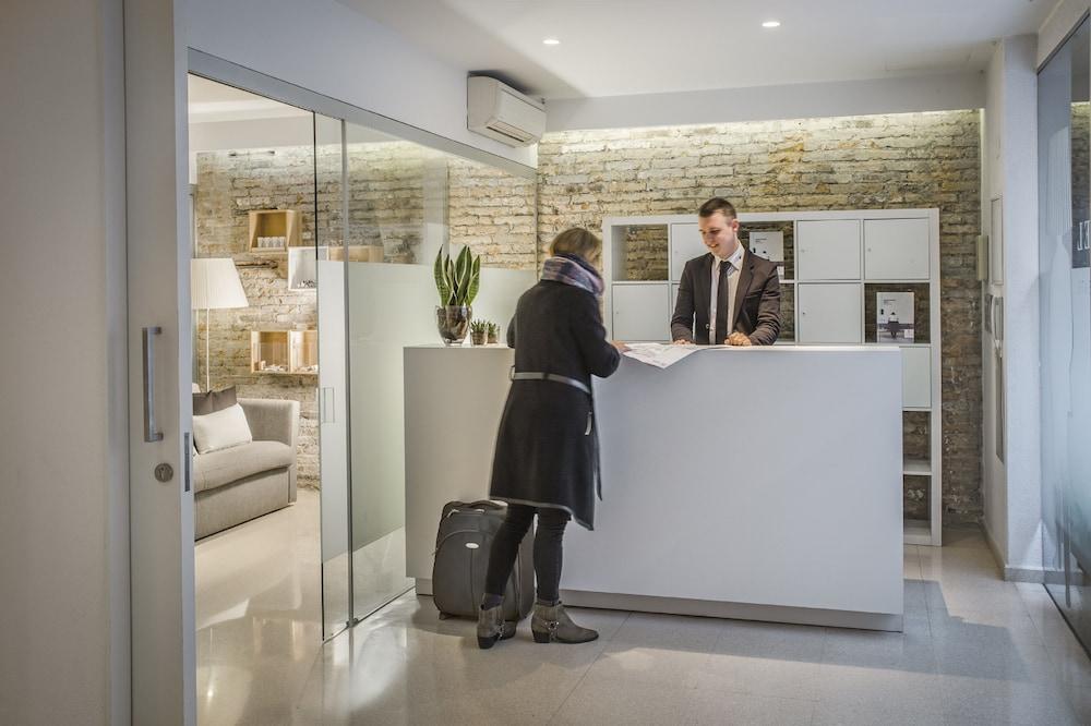 Eric Voekel Boutique Apartments - Bcn Suites Барселона Екстер'єр фото